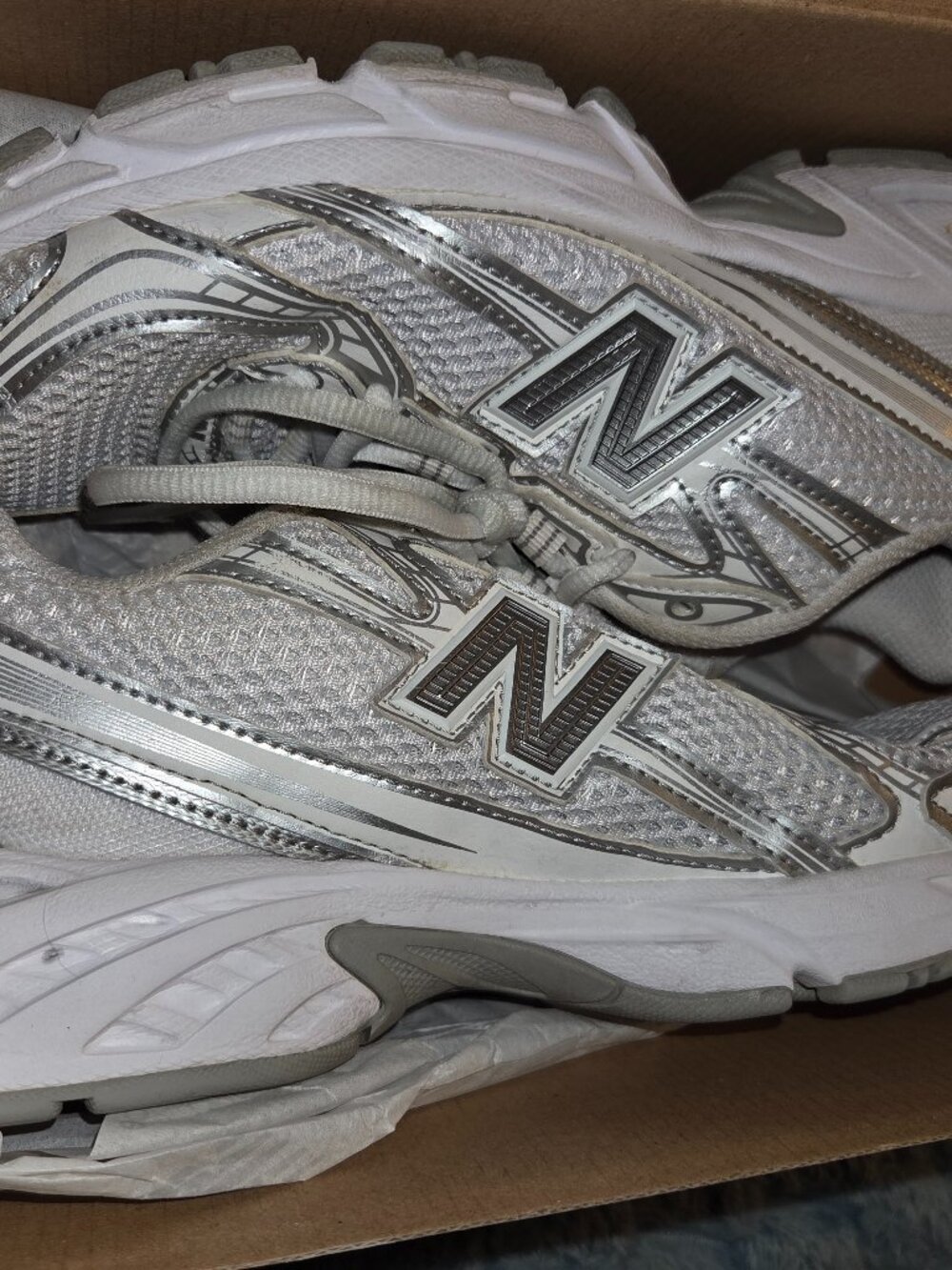 Girls sneakers size 4 new balance